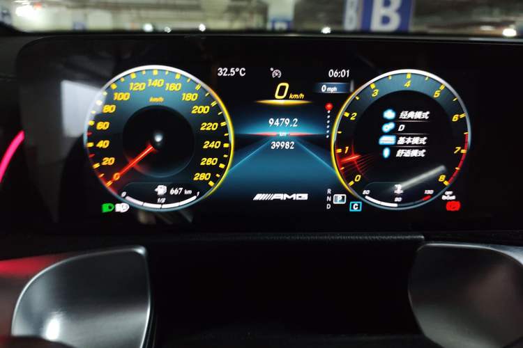 Used Mercedes-Benz GLB AMG 2023 AMG GLB 35 4MATIC Odometer Close Up