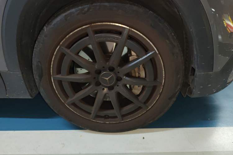 Used Mercedes-Benz GLB AMG 2023 AMG GLB 35 4MATIC Right Front Wheel Hub
