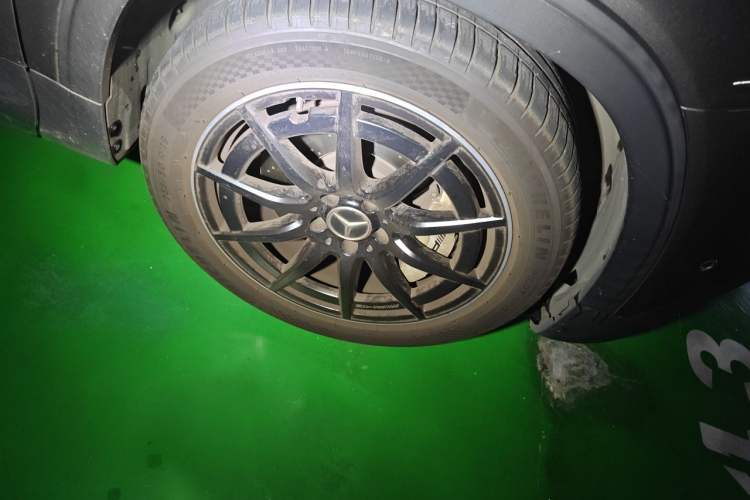 Used Mercedes-Benz GLB AMG 2023 AMG GLB 35 4MATIC Right Front Wheel Hub