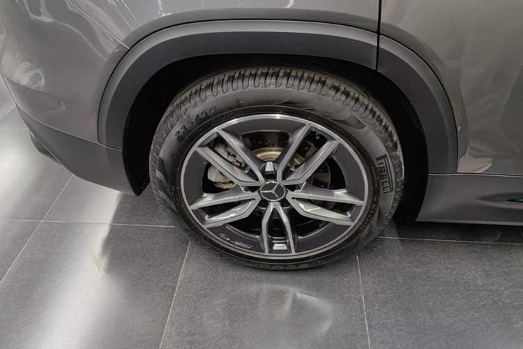 Used Mercedes-Benz GLB AMG 2023 AMG GLB 35 4MATIC Right Rear Wheel Hub