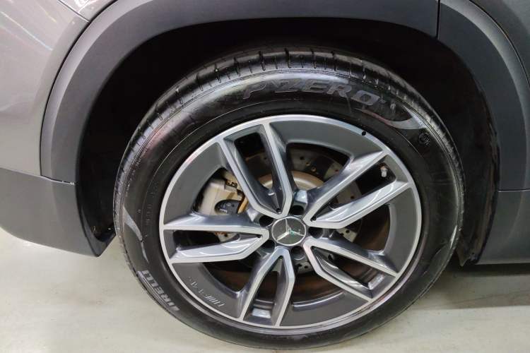 Used Mercedes-Benz GLB AMG 2023 AMG GLB 35 4MATIC Right Rear Wheel Hub