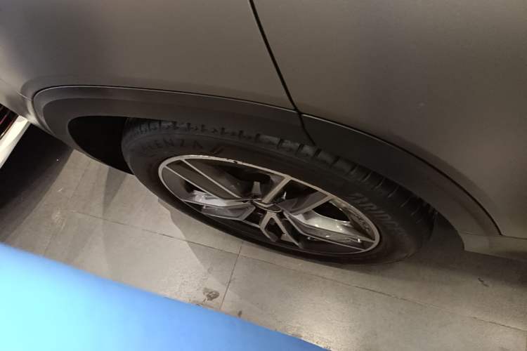 Used Mercedes-Benz GLB AMG 2023 AMG GLB 35 4MATIC Right Rear Wheel Hub