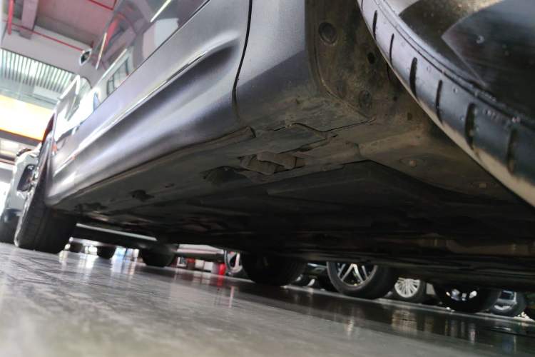 Used Mercedes-Benz GLB AMG 2023 AMG GLB 35 4MATIC Right Side Sill