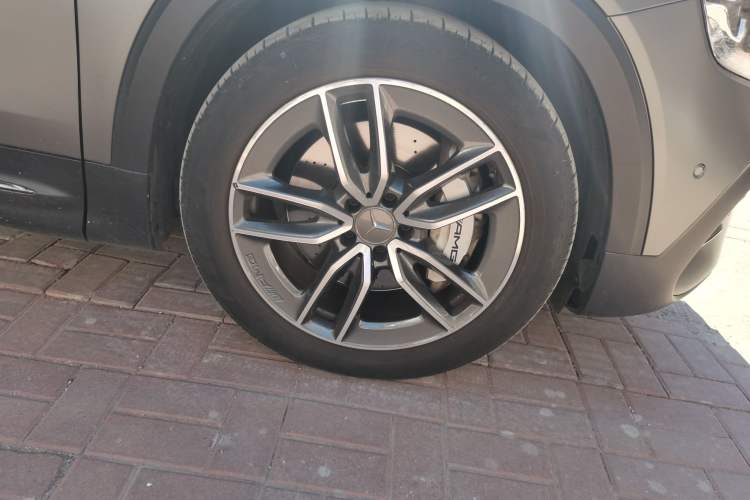 Used Mercedes-Benz GLB AMG 2023 AMG GLB 35 4MATIC Right Front Wheel Hub