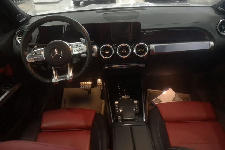 Used Mercedes-Benz GLB AMG 2023 AMG GLB 35 4MATIC Center Console