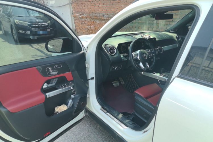 Used Mercedes-Benz GLB AMG 2023 AMG GLB 35 4MATIC Driver Seat