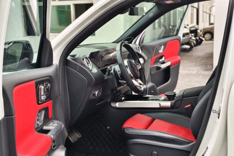 Used Mercedes-Benz GLB AMG 2023 AMG GLB 35 4MATIC Interior 5