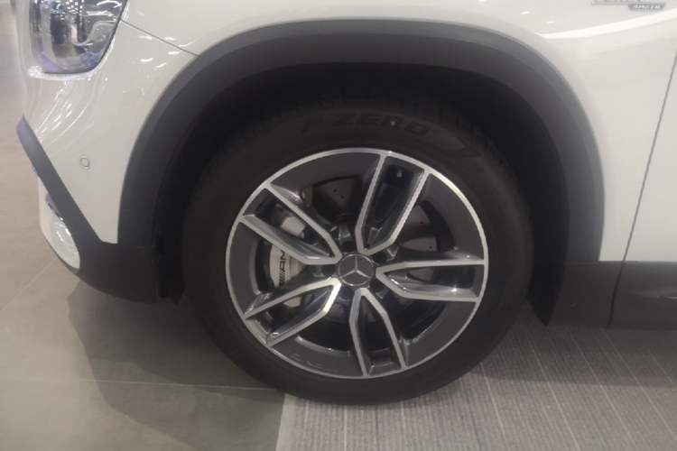 Used Mercedes-Benz GLB AMG 2023 AMG GLB 35 4MATIC Left Front Wheel Hub