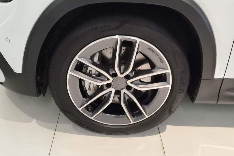 Used Mercedes-Benz GLB AMG 2023 AMG GLB 35 4MATIC Left Front Wheel Hub
