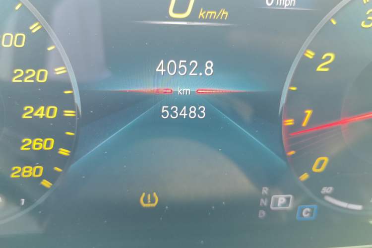 Used Mercedes-Benz GLB AMG 2023 AMG GLB 35 4MATIC Odometer Close Up