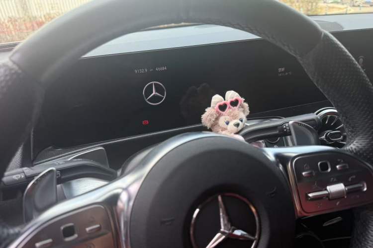 Used Mercedes-Benz GLB AMG 2023 AMG GLB 35 4MATIC Odometer Close Up
