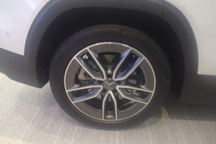 Used Mercedes-Benz GLB AMG 2023 AMG GLB 35 4MATIC Right Rear Wheel Hub