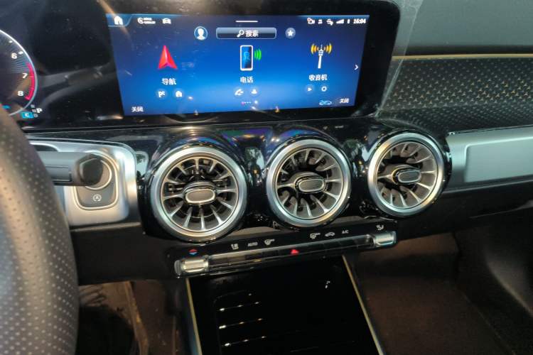 Used Mercedes-Benz GLB AMG 2024 AMG GLB 35 4MATIC Audio And AC Panel