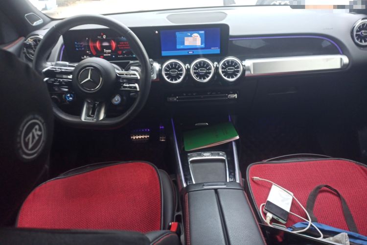 Used Mercedes-Benz GLB AMG 2024 AMG GLB 35 4MATIC Center Console