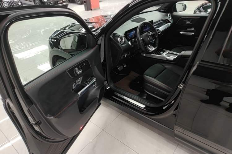 Used Mercedes-Benz GLB AMG 2024 AMG GLB 35 4MATIC Driver Seat