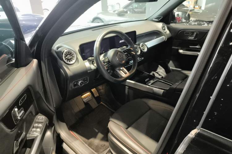 Used Mercedes-Benz GLB AMG 2024 AMG GLB 35 4MATIC Driver Seat