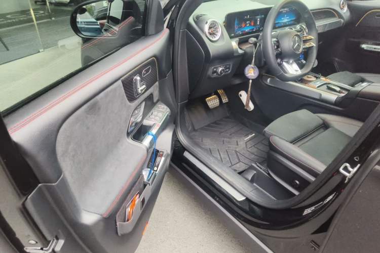 Used Mercedes-Benz GLB AMG 2024 AMG GLB 35 4MATIC Driver Seat