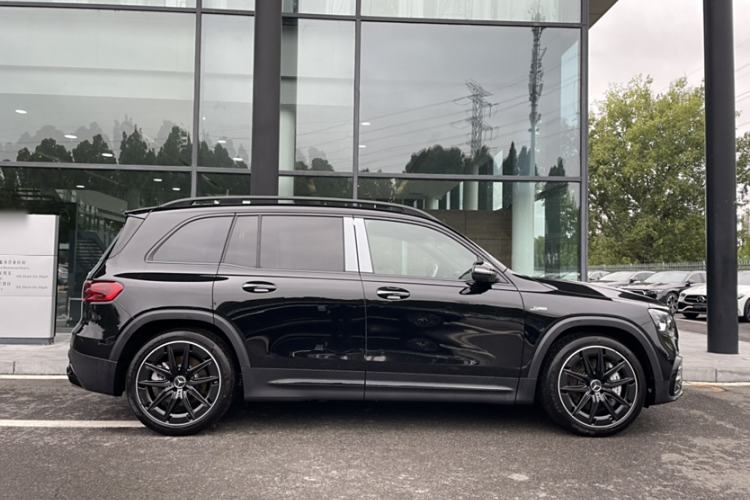 Used Mercedes-Benz GLB AMG 2024 AMG GLB 35 4MATIC Exterior 2
