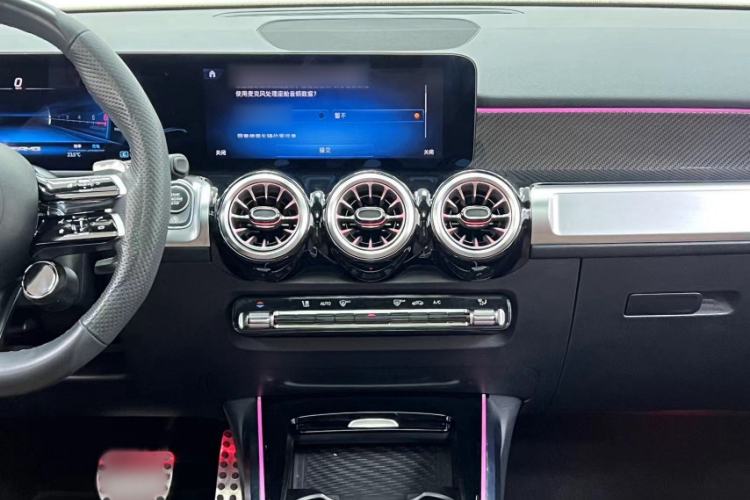 Used Mercedes-Benz GLB AMG 2024 AMG GLB 35 4MATIC Interior 1