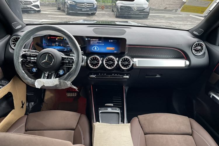 Used Mercedes-Benz GLB AMG 2024 AMG GLB 35 4MATIC Interior 1