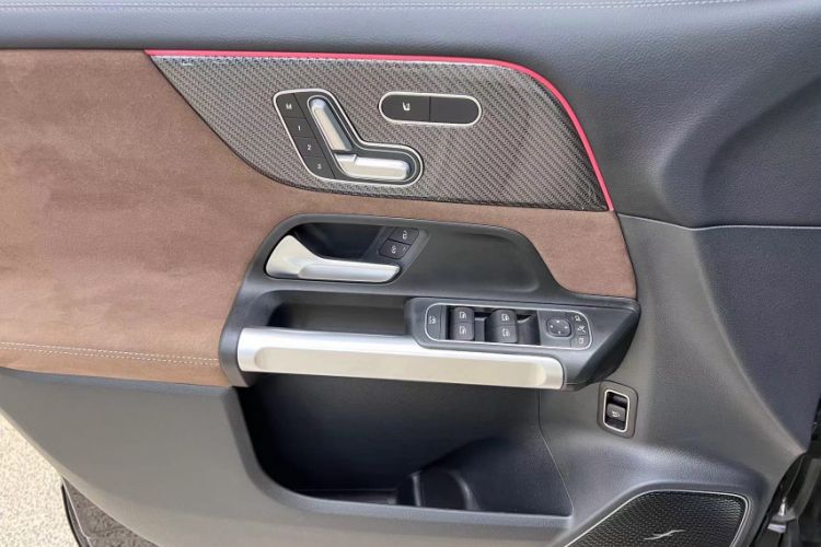 Used Mercedes-Benz GLB AMG 2024 AMG GLB 35 4MATIC Interior 3