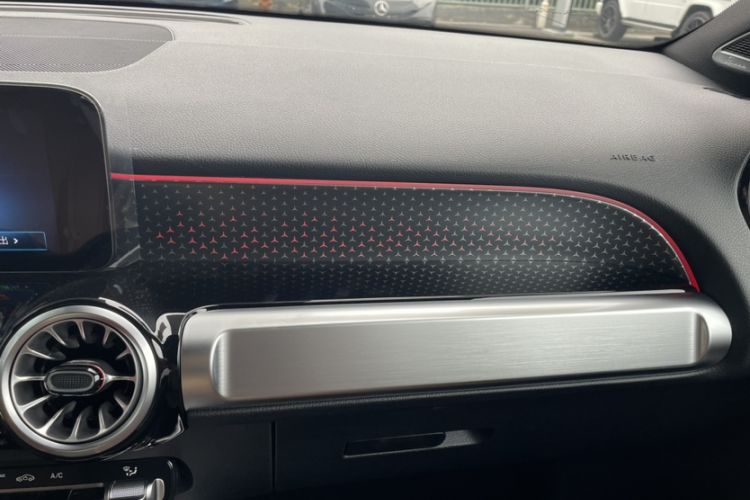 Used Mercedes-Benz GLB AMG 2024 AMG GLB 35 4MATIC Interior 3