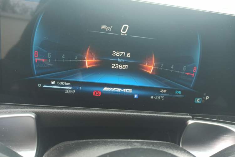 Used Mercedes-Benz GLB AMG 2024 AMG GLB 35 4MATIC Odometer Close Up
