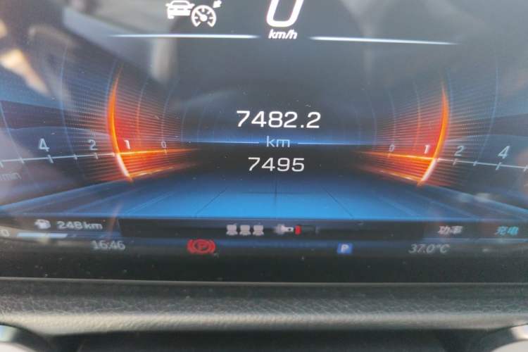Used Mercedes-Benz GLB AMG 2024 AMG GLB 35 4MATIC Odometer Close Up