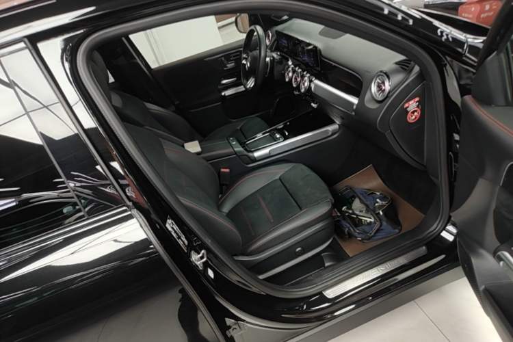 Used Mercedes-Benz GLB AMG 2024 AMG GLB 35 4MATIC Right Front Seat