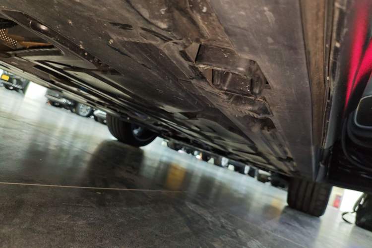 Used Mercedes-Benz GLB AMG 2024 AMG GLB 35 4MATIC Right Side Sill
