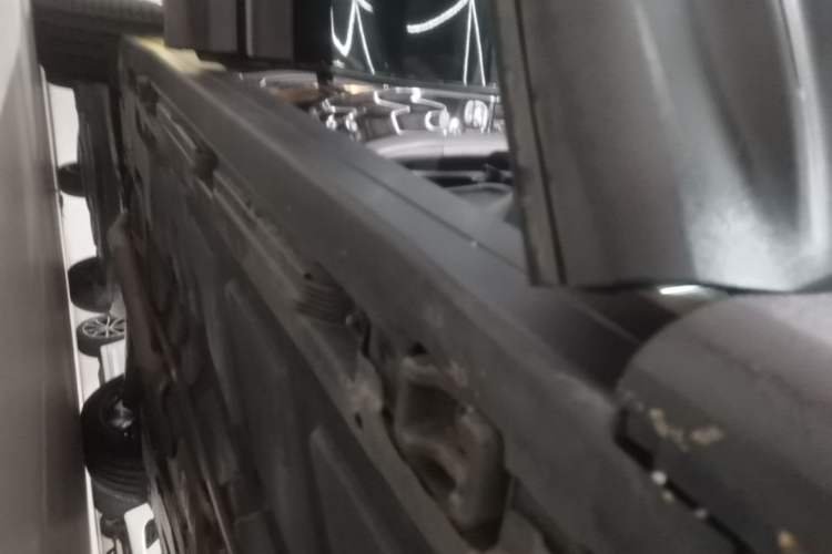 Used Mercedes-Benz GLB AMG 2024 AMG GLB 35 4MATIC Right Side Sill