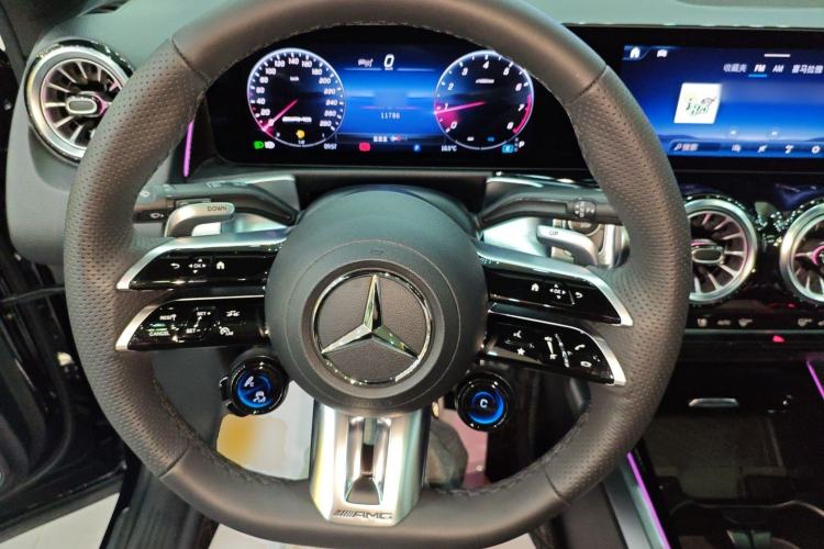 Used Mercedes-Benz GLB AMG 2024 AMG GLB 35 4MATIC Steering Wheel
