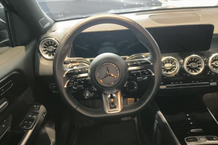 Used Mercedes-Benz GLB AMG 2024 AMG GLB 35 4MATIC Steering Wheel