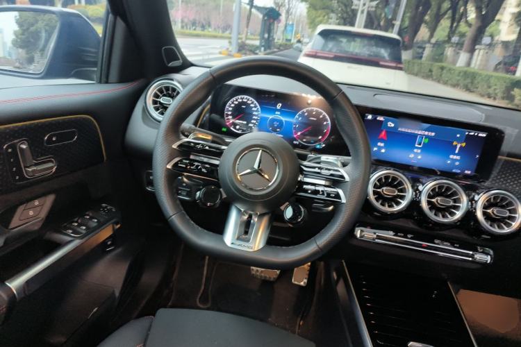 Used Mercedes-Benz GLB AMG 2024 AMG GLB 35 4MATIC Steering Wheel