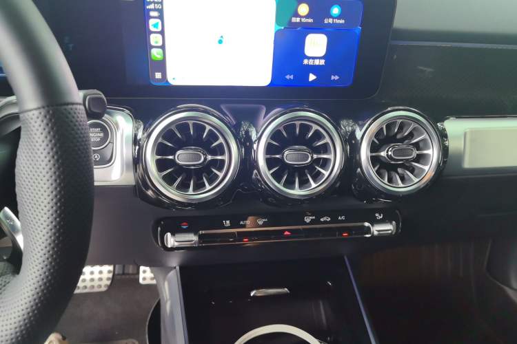 Used Mercedes-Benz GLB AMG 2024 AMG GLB 35 4MATIC Audio And AC Panel