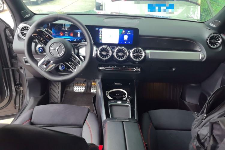 Used Mercedes-Benz GLB AMG 2024 AMG GLB 35 4MATIC Center Console