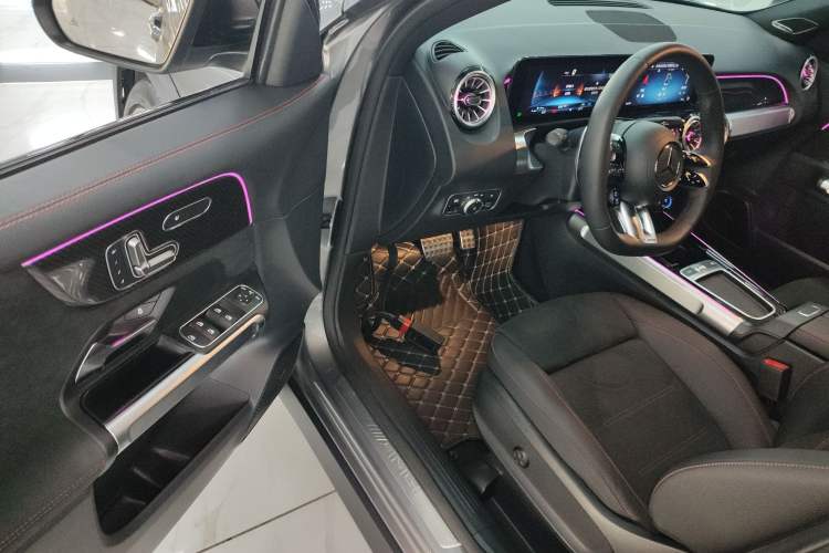 Used Mercedes-Benz GLB AMG 2024 AMG GLB 35 4MATIC Driver Seat