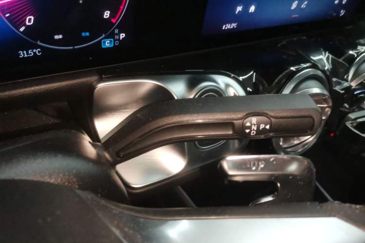 Used Mercedes-Benz GLB AMG 2024 AMG GLB 35 4MATIC Gear Lever