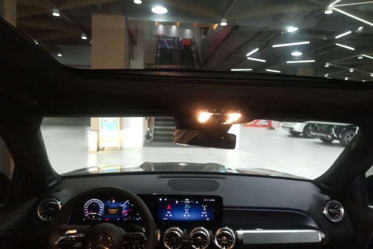 Used Mercedes-Benz GLB AMG 2024 AMG GLB 35 4MATIC Headliner