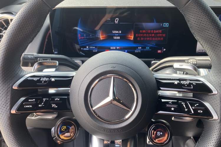 Used Mercedes-Benz GLB AMG 2024 AMG GLB 35 4MATIC Interior 1