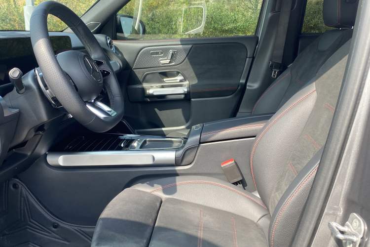 Used Mercedes-Benz GLB AMG 2024 AMG GLB 35 4MATIC Interior 3