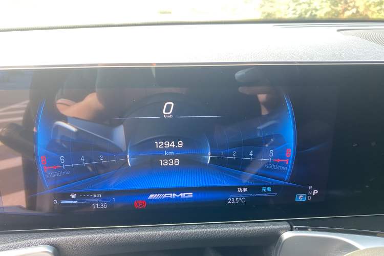 Used Mercedes-Benz GLB AMG 2024 AMG GLB 35 4MATIC Odometer Close Up