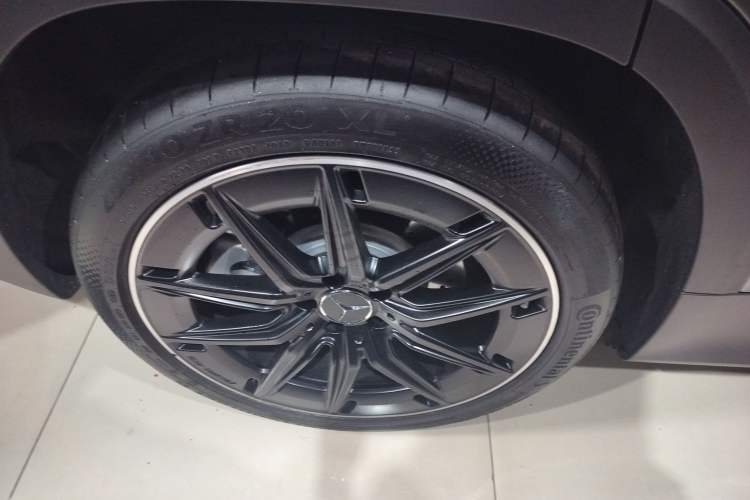 Used Mercedes-Benz GLB AMG 2024 AMG GLB 35 4MATIC Right Rear Wheel Hub