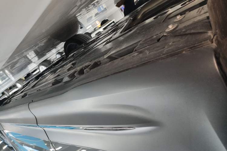 Used Mercedes-Benz GLB AMG 2024 AMG GLB 35 4MATIC Right Side Sill