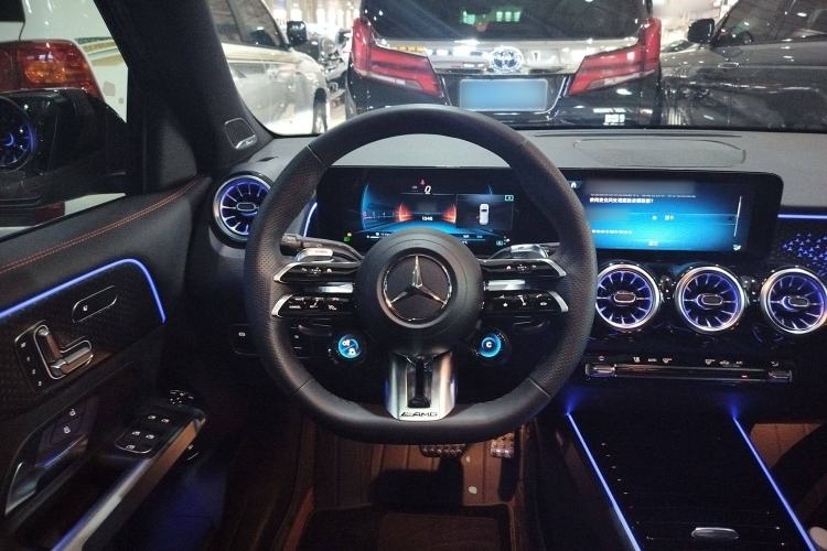 Used Mercedes-Benz GLB AMG 2024 AMG GLB 35 4MATIC Steering Wheel