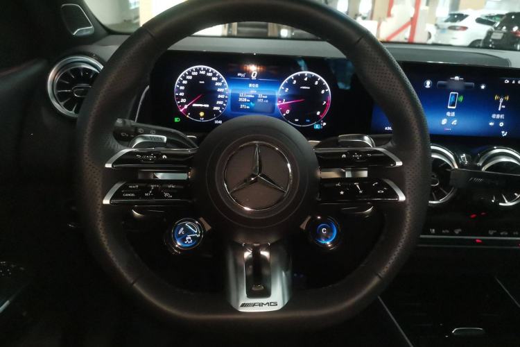 Used Mercedes-Benz GLB AMG 2024 AMG GLB 35 4MATIC Steering Wheel