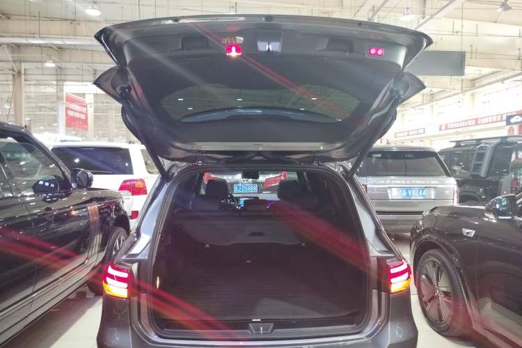 Used Mercedes-Benz GLB AMG 2024 AMG GLB 35 4MATIC Trunk