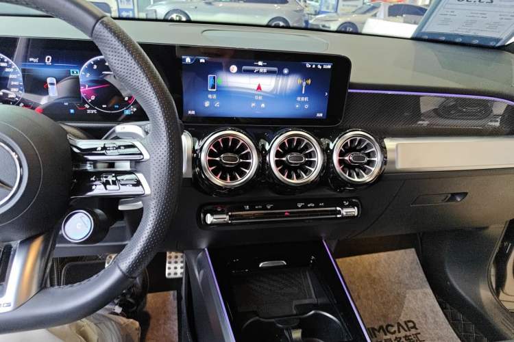 Used Mercedes-Benz GLB AMG 2024 AMG GLB 35 4MATIC Audio And AC Panel