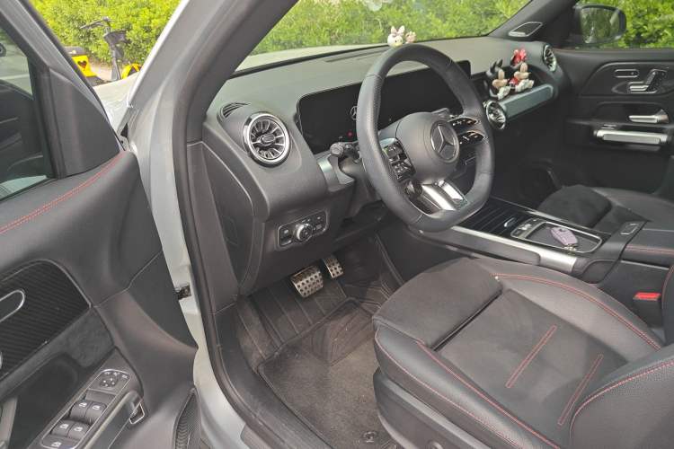 Used Mercedes-Benz GLB AMG 2024 AMG GLB 35 4MATIC Driver Seat