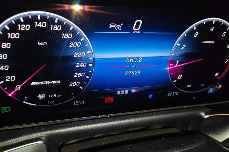 Used Mercedes-Benz GLB AMG 2024 AMG GLB 35 4MATIC Odometer Close Up